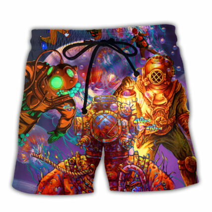 Diving With Big Jellyfishes In Fantasy Under Sea - Beach Short - Owl Ohh - Owl Ohh