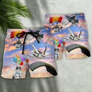 Parasailing A Good Pilot Is A Cat Pilot - Beach Short