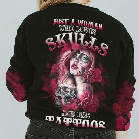 JUST A WOMAN WHO LOVES SKULLS AND HAS TATTOOS ALL OVER PRINT - YHHG0812223