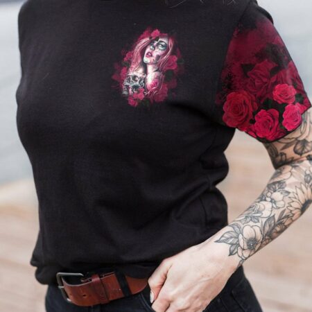 JUST A WOMAN WHO LOVES SKULLS AND HAS TATTOOS ALL OVER PRINT - YHHG0812223